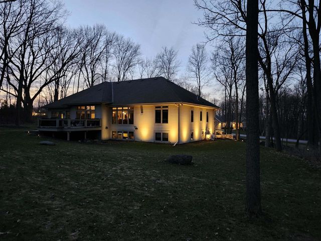 N77W23829 Sun Valley RUN, Sussex, WI 53089