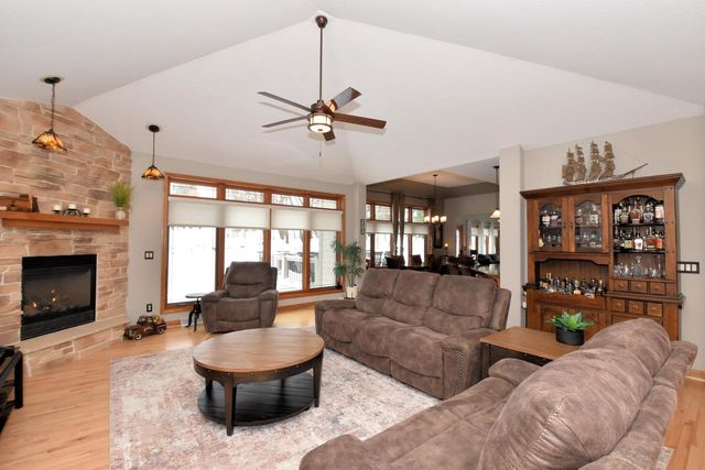 N77W23829 Sun Valley RUN, Sussex, WI 53089