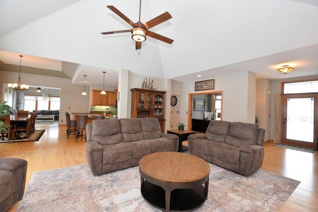 N77W23829 Sun Valley RUN, Sussex, WI 53089