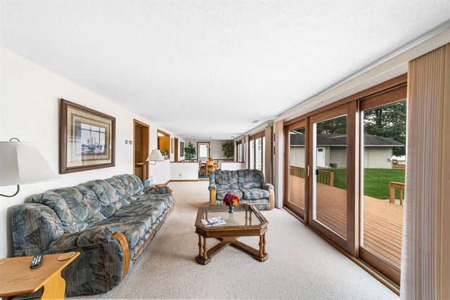 19976 M-60, Three Rivers, MI 49093