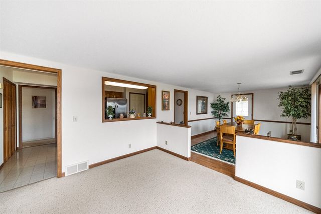 19976 M-60, Three Rivers, MI 49093
