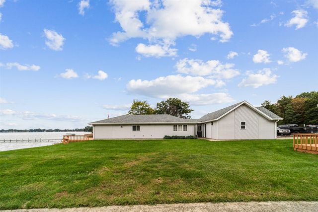 19976 M-60, Three Rivers, MI 49093