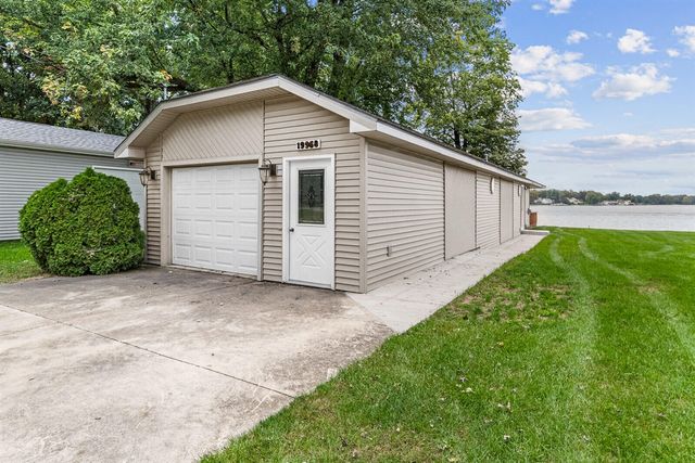 19976 M-60, Three Rivers, MI 49093