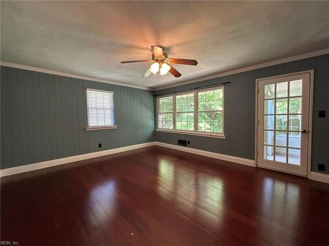 3301 Brookside LN, Portsmouth, VA 23703