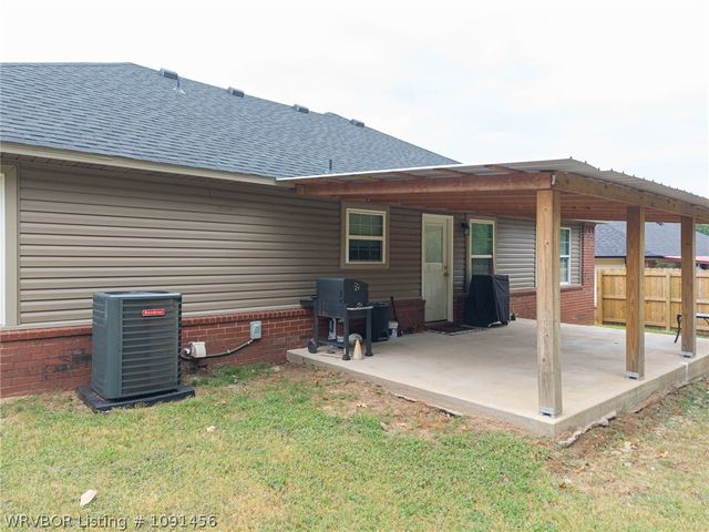 1919 N 55th Place, Fort Smith, AR 72904