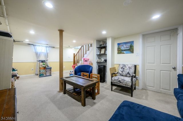 49 Colonial Dr, Clark Twp., NJ 07066