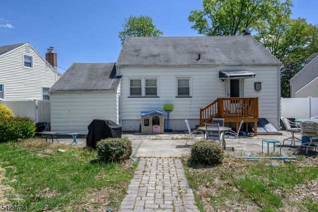 49 Colonial Dr, Clark Twp., NJ 07066