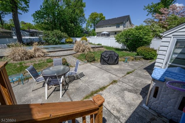 49 Colonial Dr, Clark Twp., NJ 07066