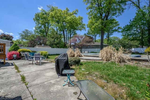 49 Colonial Dr, Clark Twp., NJ 07066