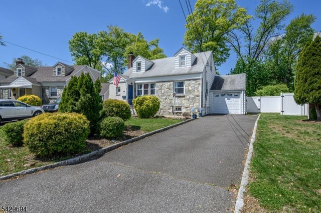 49 Colonial Dr, Clark Twp., NJ 07066