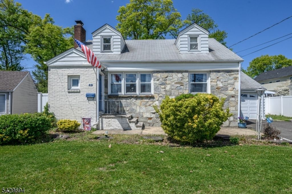 49 Colonial Dr, Clark Twp., NJ 07066