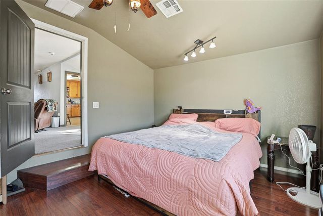 200 Oak Street, Midwest City, OK 73110