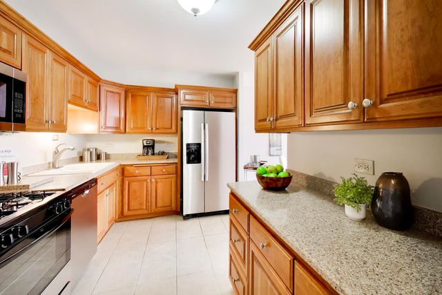 2800 N Lake Shore Drive 414, Chicago, IL 60657