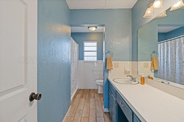 1108 S Hawley Street, Clarendon, TX 79226