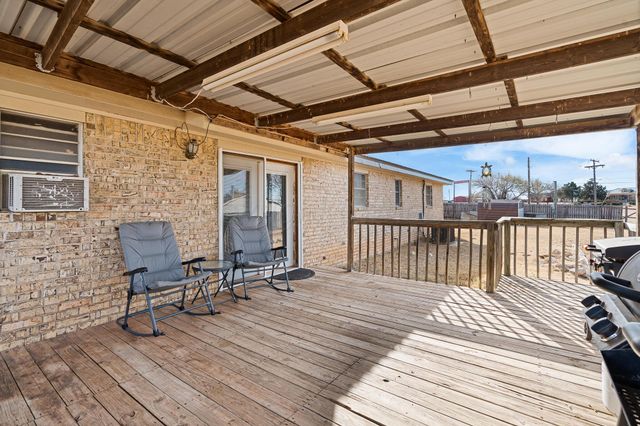 1108 S Hawley Street, Clarendon, TX 79226