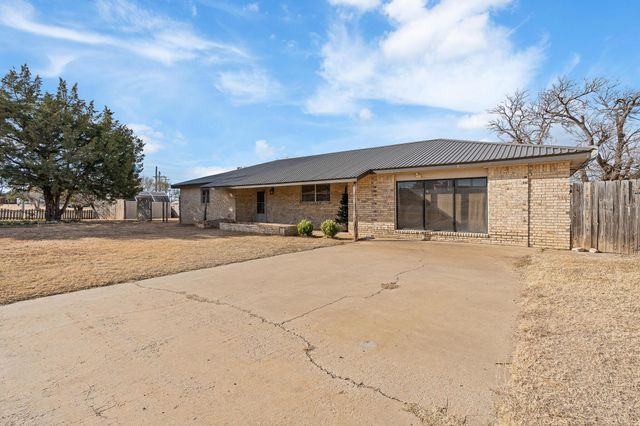 1108 S Hawley Street, Clarendon, TX 79226