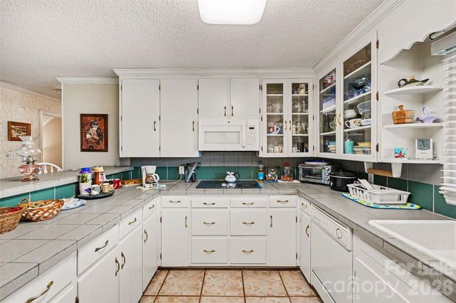 591 Mullis Road, Union Grove, NC 28689