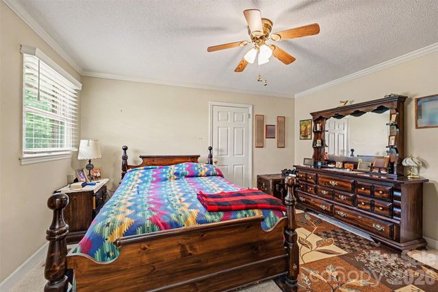 591 Mullis Road, Union Grove, NC 28689