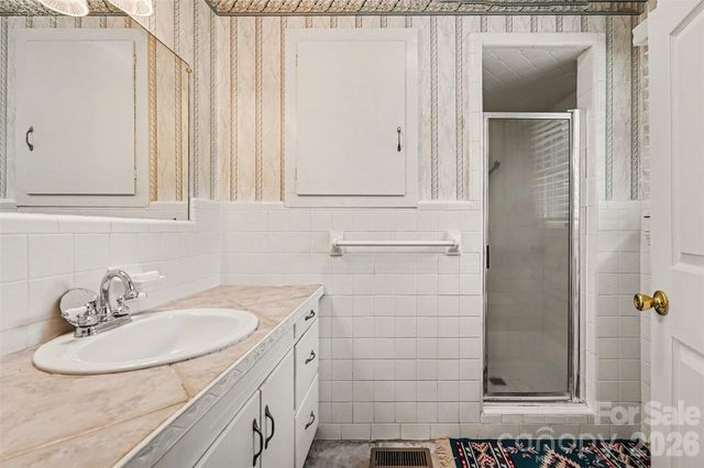591 Mullis Road, Union Grove, NC 28689