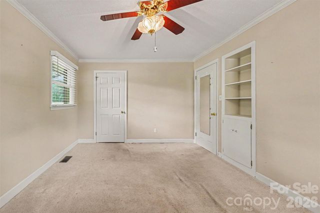 591 Mullis Road, Union Grove, NC 28689