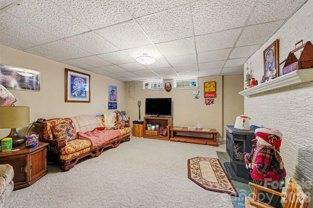591 Mullis Road, Union Grove, NC 28689