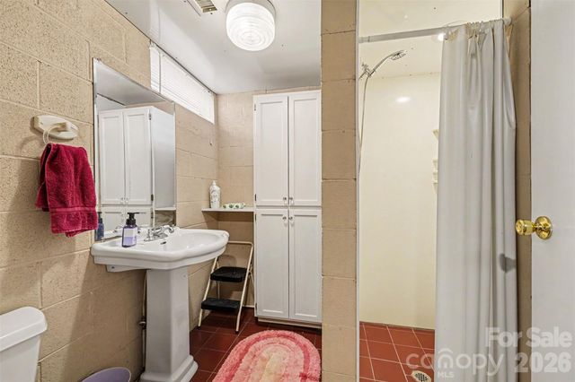 591 Mullis Road, Union Grove, NC 28689