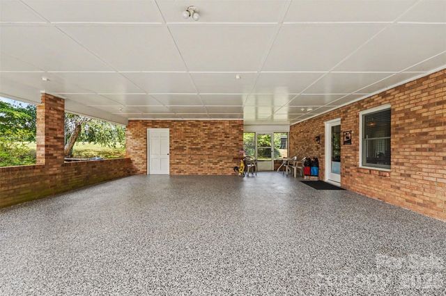 591 Mullis Road, Union Grove, NC 28689