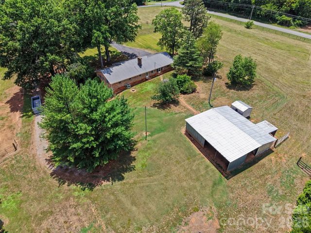 591 Mullis Road, Union Grove, NC 28689