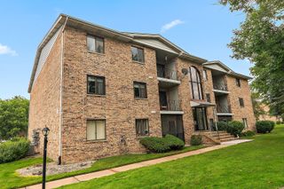 13248 W Circle Drive Parkway 407, Crestwood, IL 60418