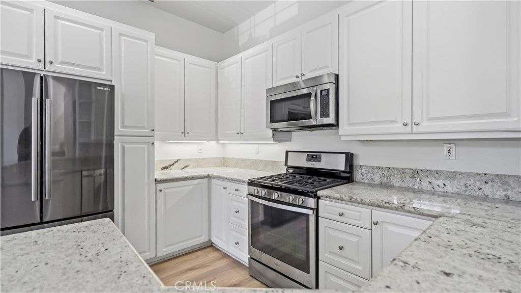 Image 7 of property listing at 3 Palmieri Aisle, Irvine, CA 92606