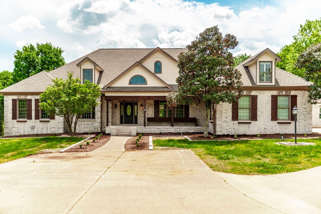1205 Sequoya Trl, Columbia, TN 38401