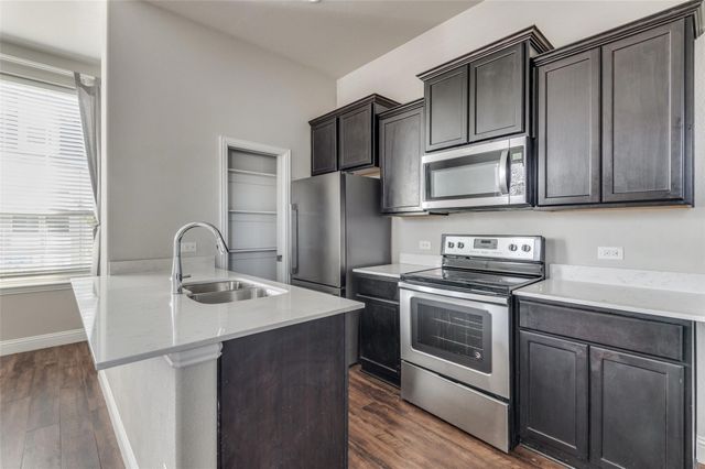 1900 Bel Air Drive, Arlington, TX 76010