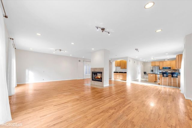 23974 N OVERHILL Drive, Lake Zurich, IL 60047