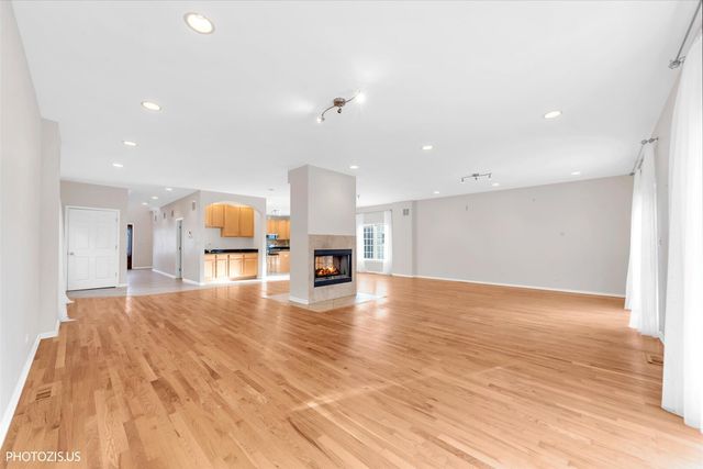 23974 N OVERHILL Drive, Lake Zurich, IL 60047