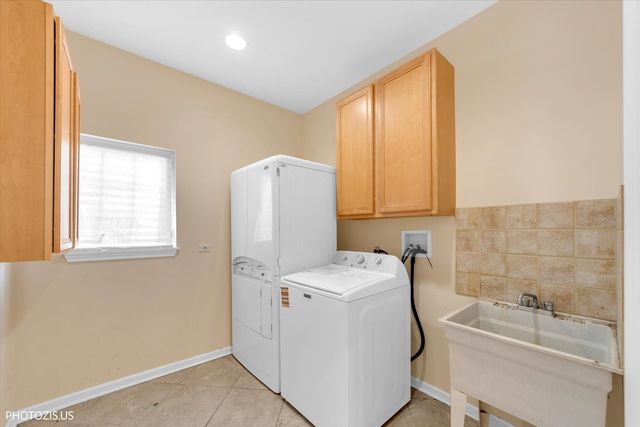 23974 N OVERHILL Drive, Lake Zurich, IL 60047