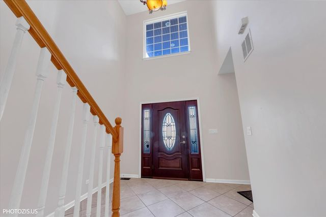 23974 N OVERHILL Drive, Lake Zurich, IL 60047