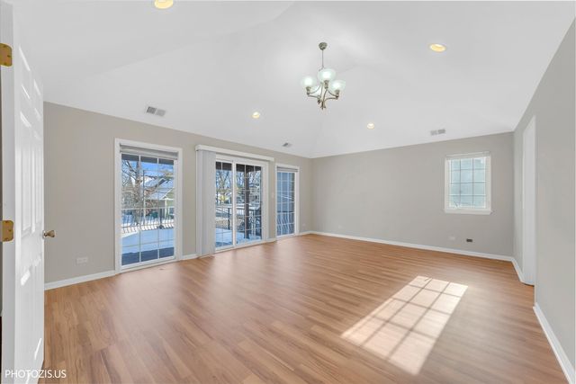 23974 N OVERHILL Drive, Lake Zurich, IL 60047