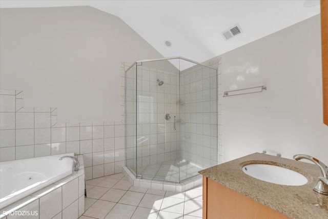 23974 N OVERHILL Drive, Lake Zurich, IL 60047