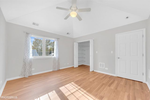 23974 N OVERHILL Drive, Lake Zurich, IL 60047