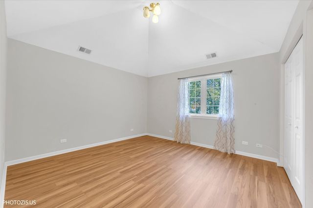 23974 N OVERHILL Drive, Lake Zurich, IL 60047