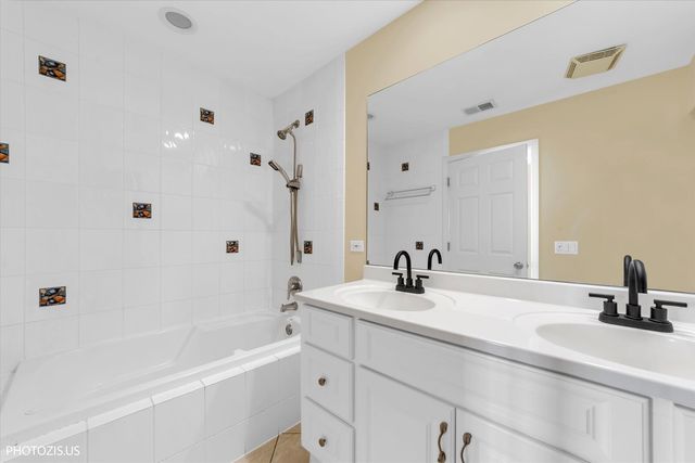 23974 N OVERHILL Drive, Lake Zurich, IL 60047