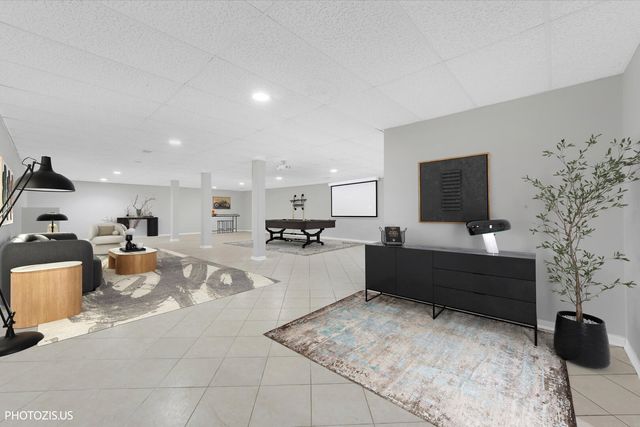 23974 N OVERHILL Drive, Lake Zurich, IL 60047