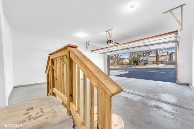 23974 N OVERHILL Drive, Lake Zurich, IL 60047