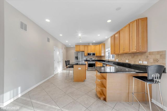 23974 N OVERHILL Drive, Lake Zurich, IL 60047