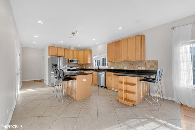 23974 N OVERHILL Drive, Lake Zurich, IL 60047