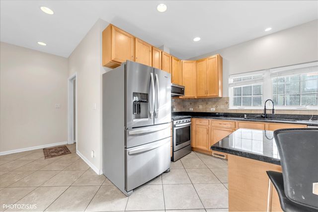 23974 N OVERHILL Drive, Lake Zurich, IL 60047