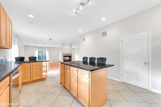 23974 N OVERHILL Drive, Lake Zurich, IL 60047