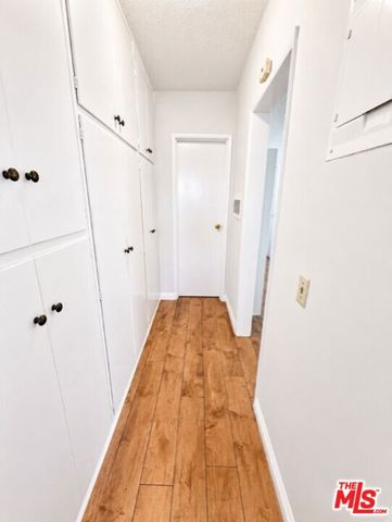 7137 Coldwater Canyon Avenue 12, North Hollywood (los Angeles), CA 91605