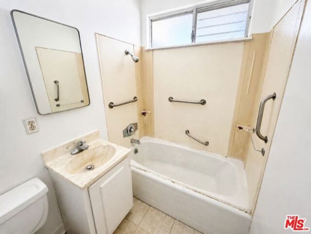 7137 Coldwater Canyon Avenue 12, North Hollywood (los Angeles), CA 91605