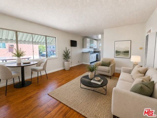 7137 Coldwater Canyon Avenue 12, North Hollywood (los Angeles), CA 91605